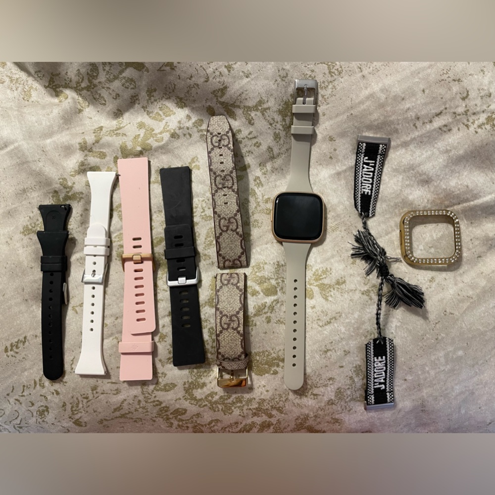 Fitbit Versa 2 - AMAZING CONDITION